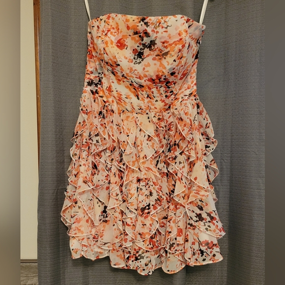 White House Black Market Dresses & Skirts - White House Black Market Strapless Mini Dress